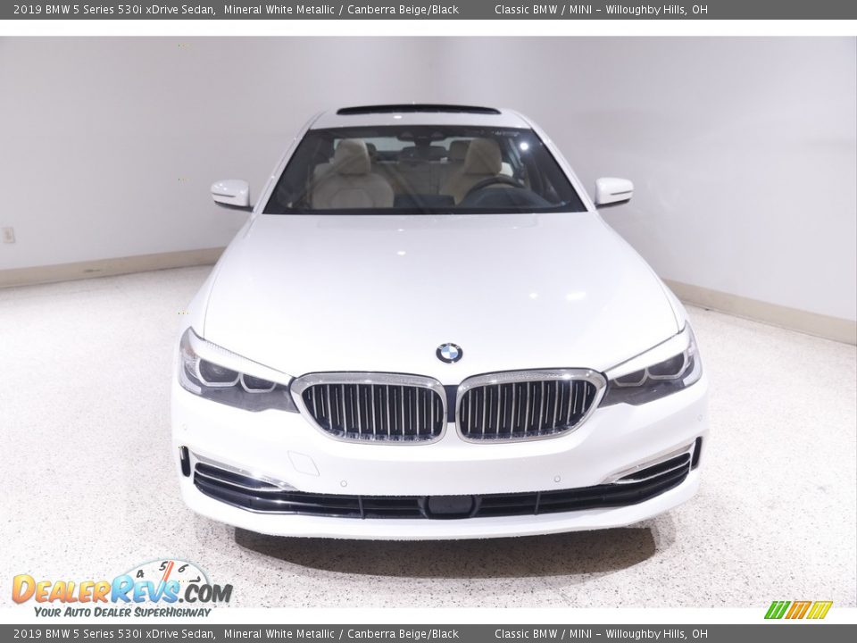 2019 BMW 5 Series 530i xDrive Sedan Mineral White Metallic / Canberra Beige/Black Photo #2