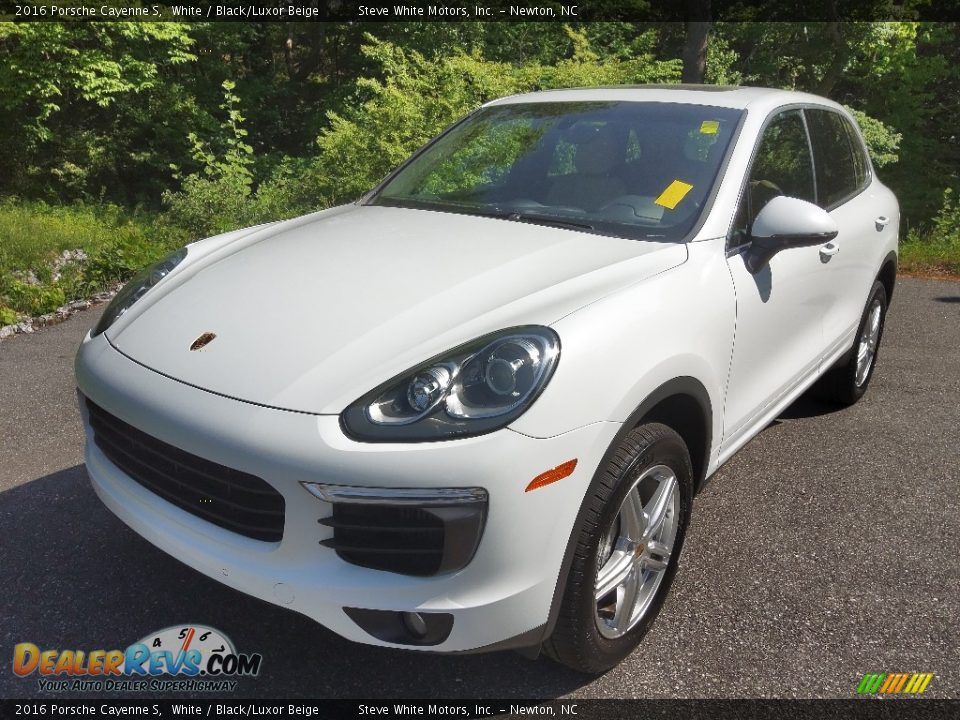 2016 Porsche Cayenne S White / Black/Luxor Beige Photo #2