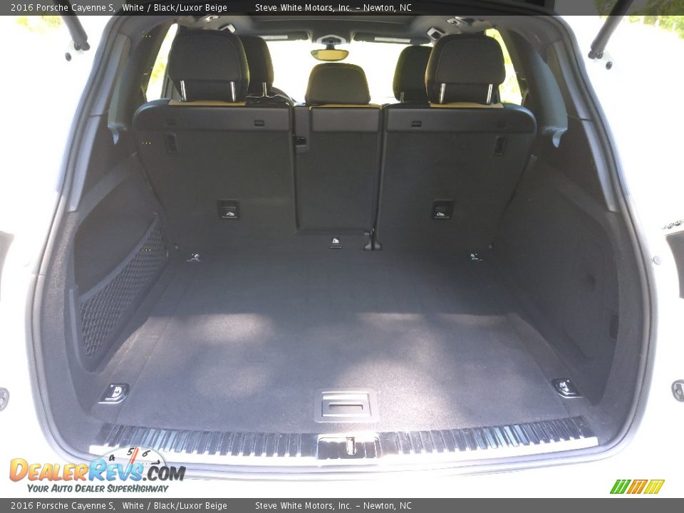 2016 Porsche Cayenne S Trunk Photo #14