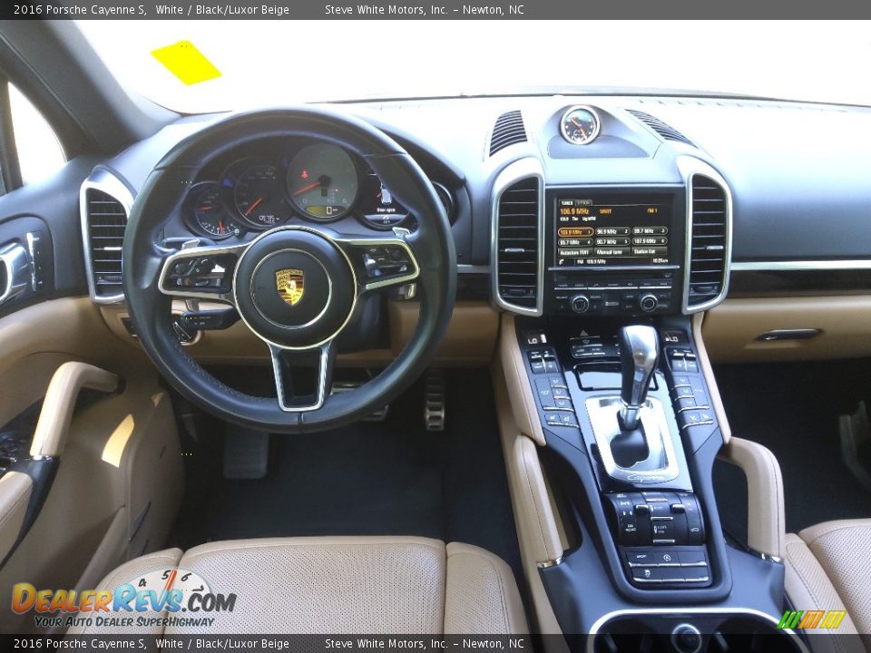 Dashboard of 2016 Porsche Cayenne S Photo #18