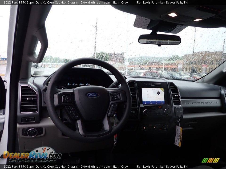 2022 Ford F550 Super Duty XL Crew Cab 4x4 Chassis Oxford White / Medium Earth Gray Photo #12