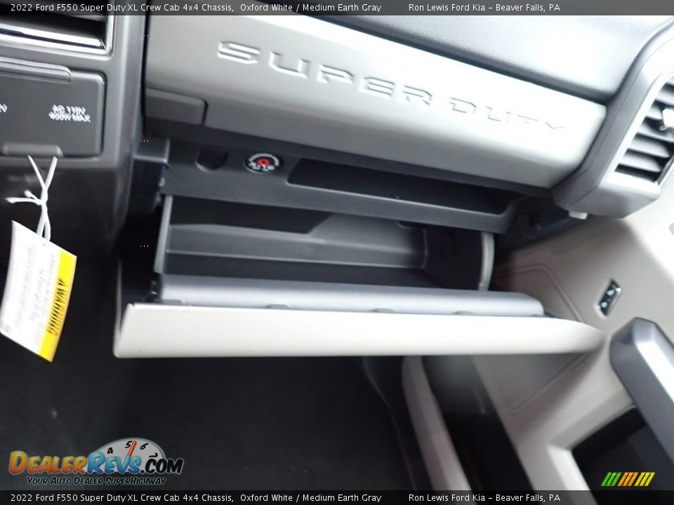 2022 Ford F550 Super Duty XL Crew Cab 4x4 Chassis Oxford White / Medium Earth Gray Photo #16