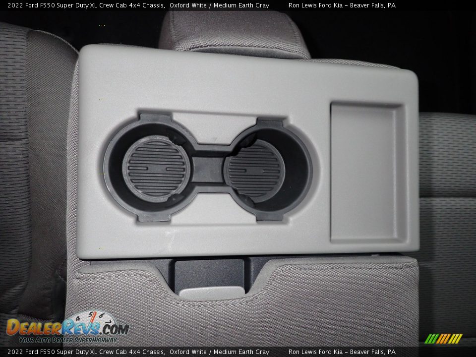 2022 Ford F550 Super Duty XL Crew Cab 4x4 Chassis Oxford White / Medium Earth Gray Photo #17