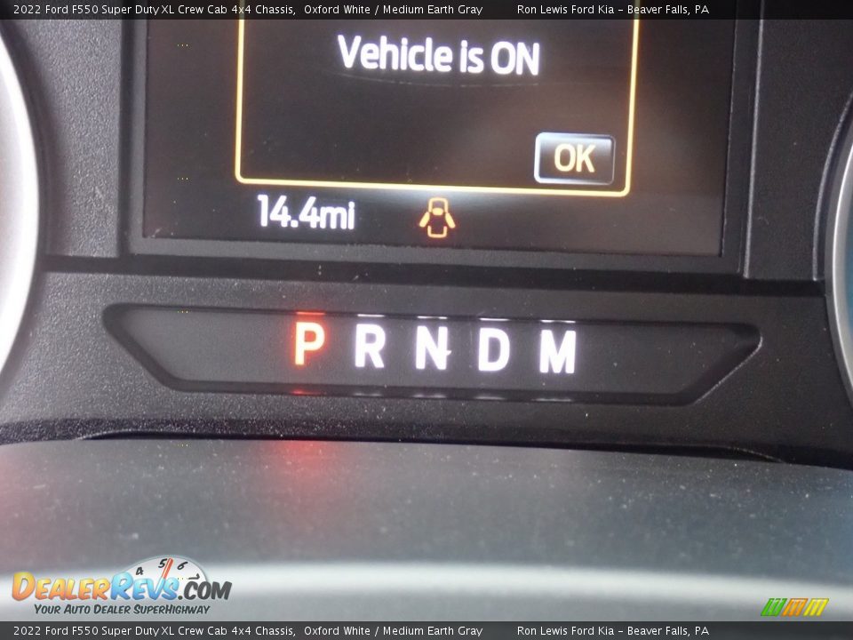 2022 Ford F550 Super Duty XL Crew Cab 4x4 Chassis Oxford White / Medium Earth Gray Photo #19