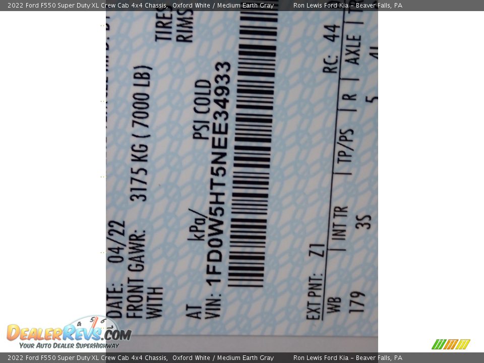 2022 Ford F550 Super Duty XL Crew Cab 4x4 Chassis Oxford White / Medium Earth Gray Photo #20