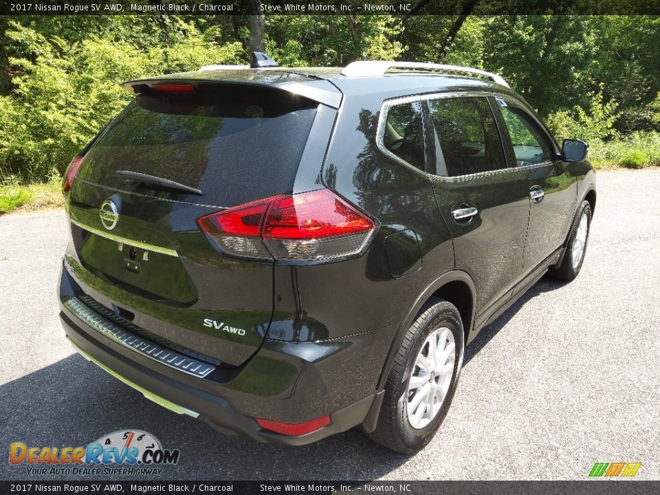 2017 Nissan Rogue SV AWD Magnetic Black / Charcoal Photo #6