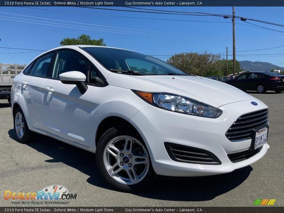 2019 Ford Fiesta SE Sedan Oxford White / Medium Light Stone Photo #1