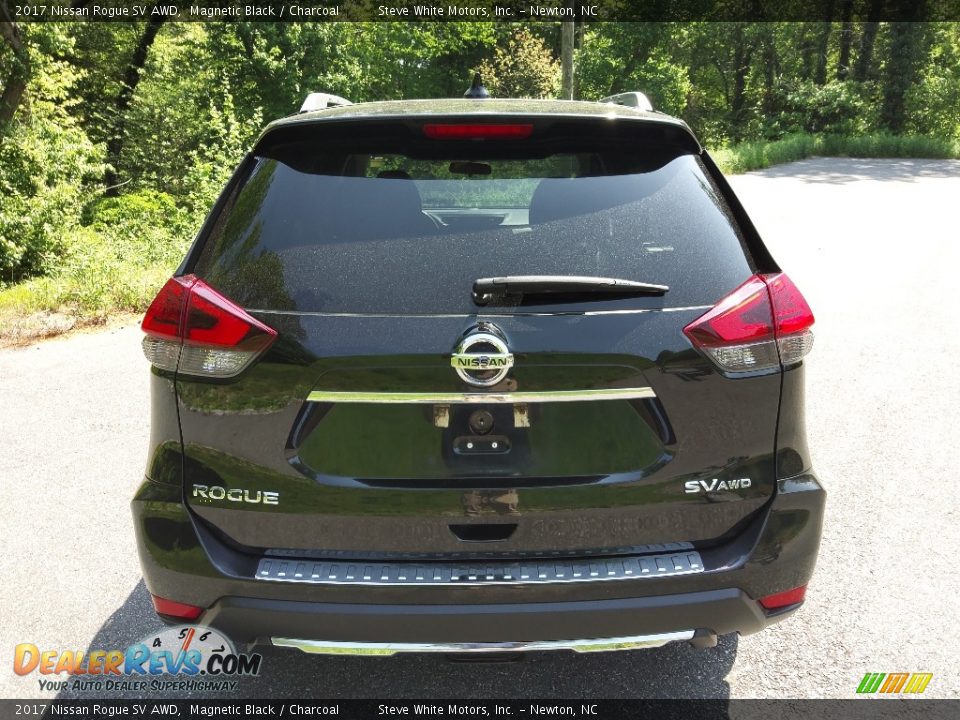 2017 Nissan Rogue SV AWD Magnetic Black / Charcoal Photo #7