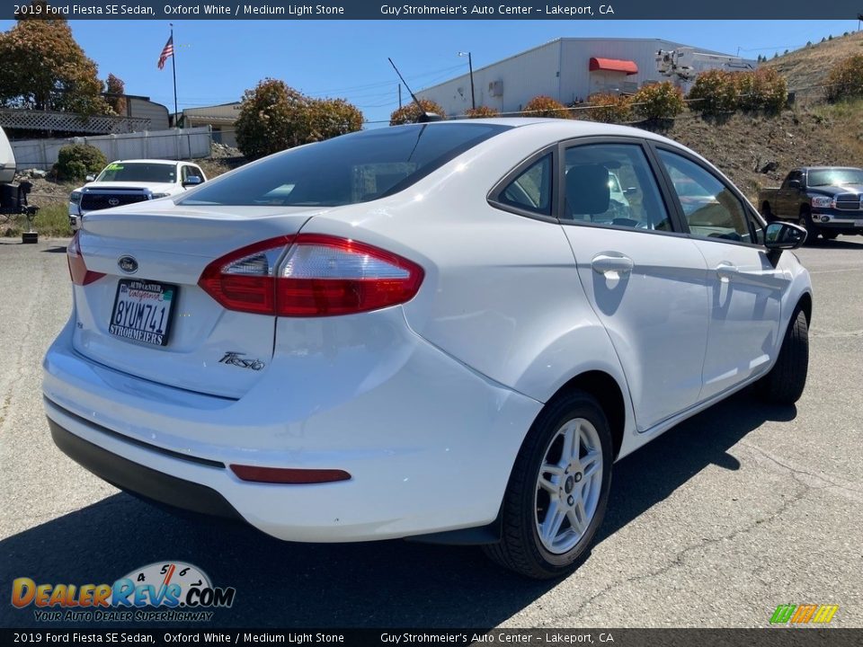 2019 Ford Fiesta SE Sedan Oxford White / Medium Light Stone Photo #7