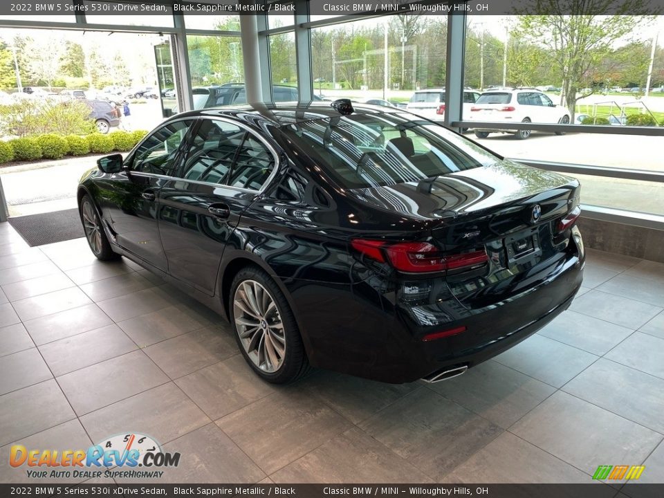 2022 BMW 5 Series 530i xDrive Sedan Black Sapphire Metallic / Black Photo #2