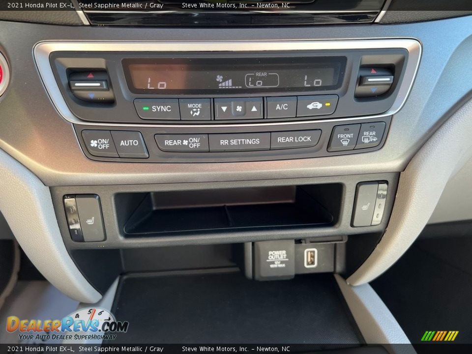 Controls of 2021 Honda Pilot EX-L Photo #24