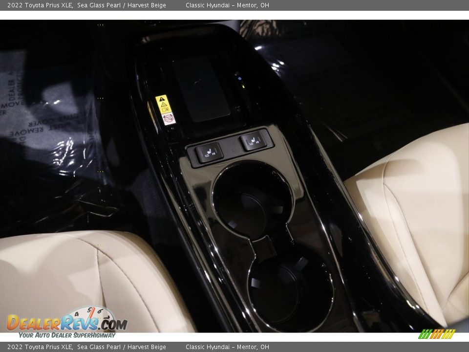 2022 Toyota Prius XLE Sea Glass Pearl / Harvest Beige Photo #14