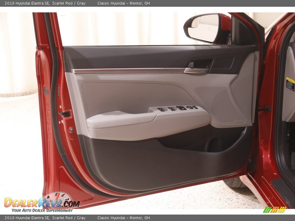 2019 Hyundai Elantra SE Scarlet Red / Gray Photo #4