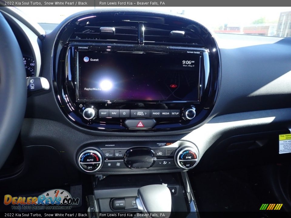 2022 Kia Soul Turbo Snow White Pearl / Black Photo #16