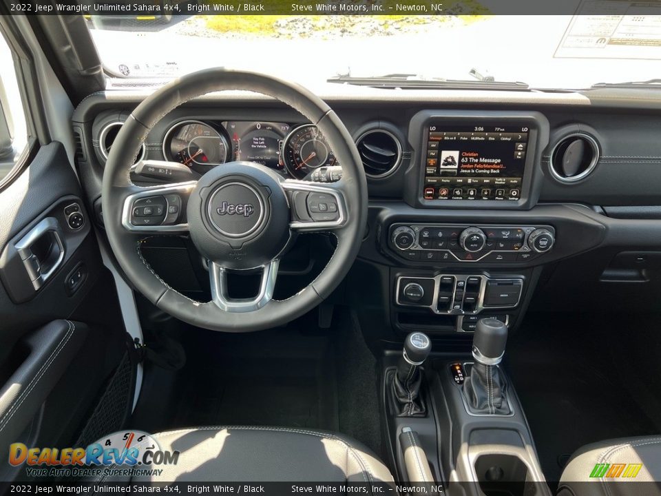 2022 Jeep Wrangler Unlimited Sahara 4x4 Bright White / Black Photo #19