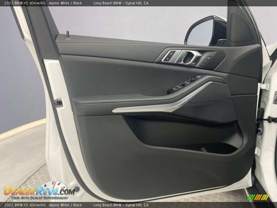 Door Panel of 2022 BMW X5 sDrive40i Photo #10