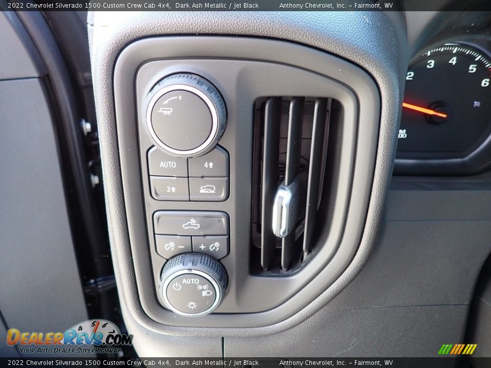 2022 Chevrolet Silverado 1500 Custom Crew Cab 4x4 Dark Ash Metallic / Jet Black Photo #17