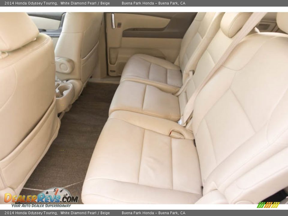 2014 Honda Odyssey Touring White Diamond Pearl / Beige Photo #4