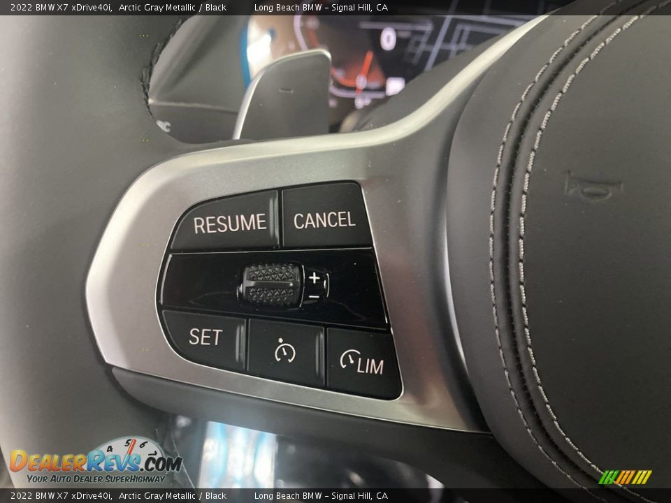 2022 BMW X7 xDrive40i Steering Wheel Photo #15