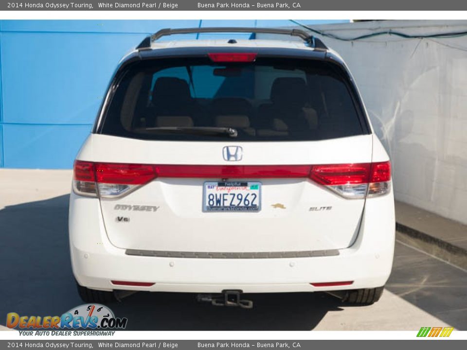 2014 Honda Odyssey Touring White Diamond Pearl / Beige Photo #9