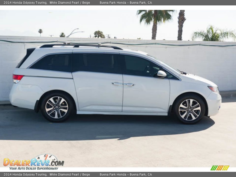 2014 Honda Odyssey Touring White Diamond Pearl / Beige Photo #13