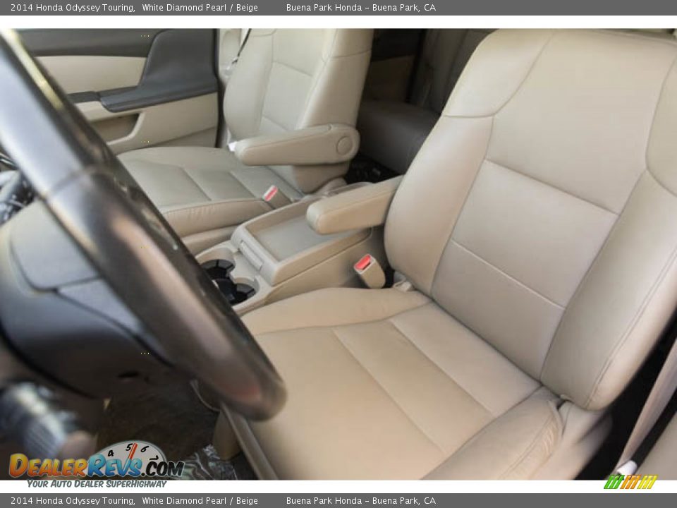 2014 Honda Odyssey Touring White Diamond Pearl / Beige Photo #16