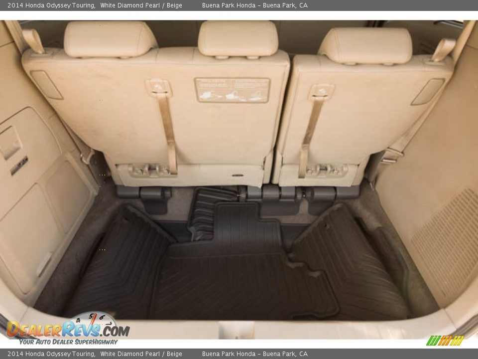 2014 Honda Odyssey Touring White Diamond Pearl / Beige Photo #21