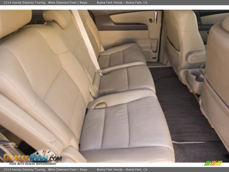 2014 Honda Odyssey Touring White Diamond Pearl / Beige Photo #24