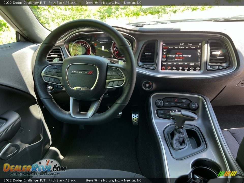 2022 Dodge Challenger R/T Pitch Black / Black Photo #17