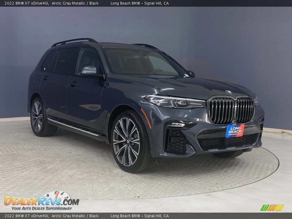 Front 3/4 View of 2022 BMW X7 xDrive40i Photo #27