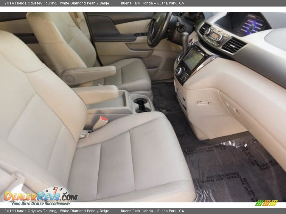 2014 Honda Odyssey Touring White Diamond Pearl / Beige Photo #26