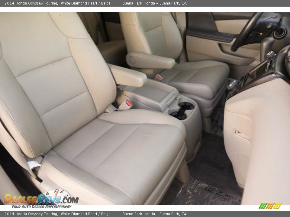 2014 Honda Odyssey Touring White Diamond Pearl / Beige Photo #27