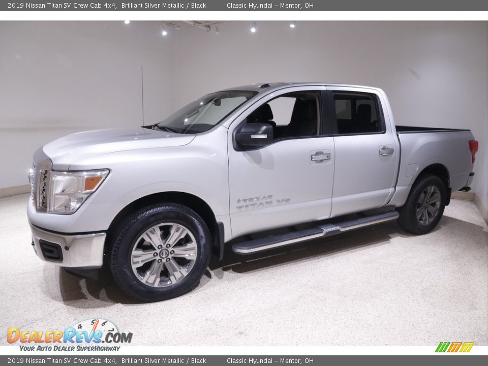 2019 Nissan Titan SV Crew Cab 4x4 Brilliant Silver Metallic / Black Photo #3