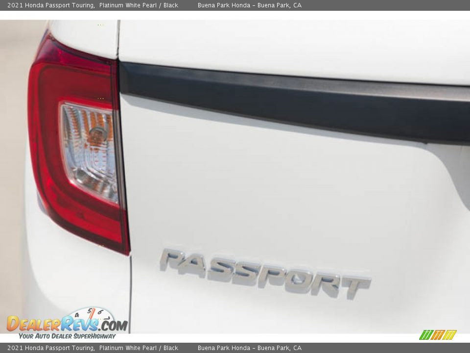 2021 Honda Passport Touring Platinum White Pearl / Black Photo #10