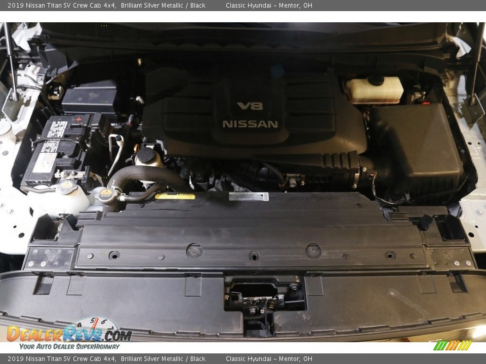 2019 Nissan Titan SV Crew Cab 4x4 Brilliant Silver Metallic / Black Photo #22