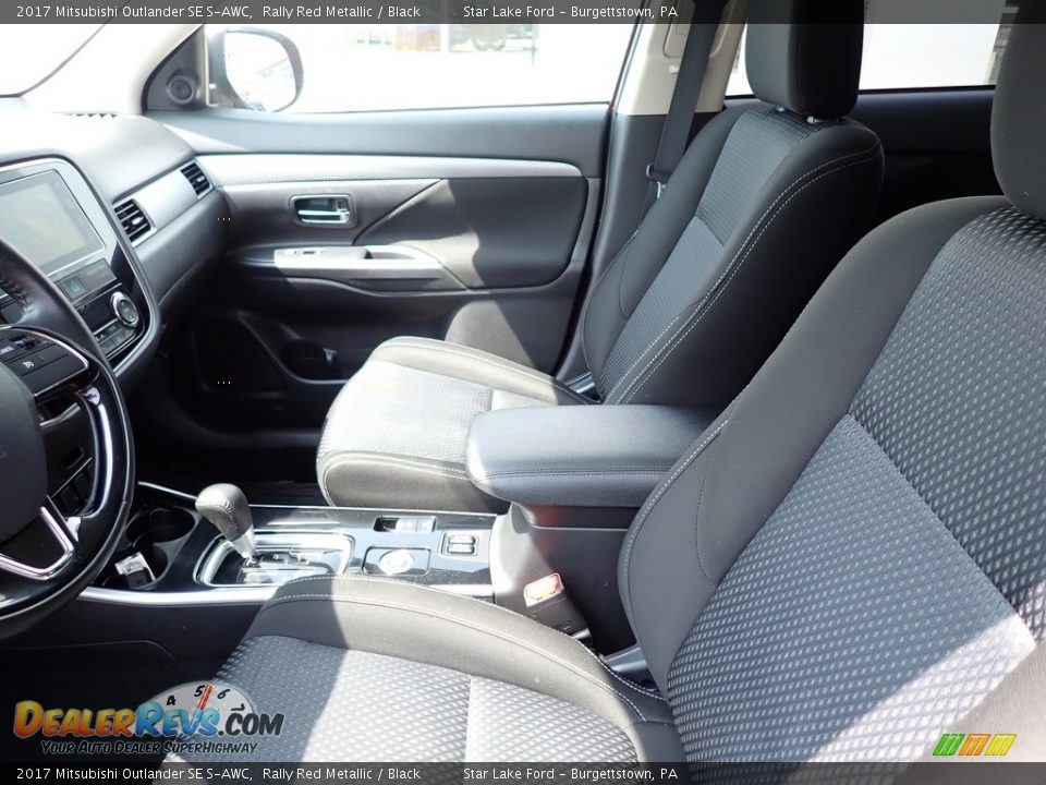 Front Seat of 2017 Mitsubishi Outlander SE S-AWC Photo #10