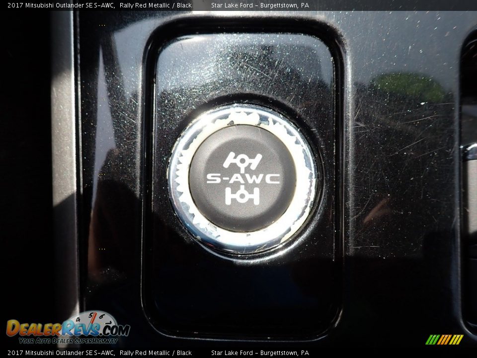 Controls of 2017 Mitsubishi Outlander SE S-AWC Photo #16