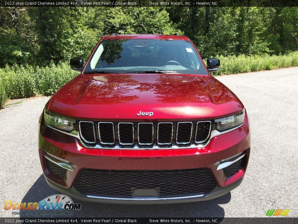 2022 Jeep Grand Cherokee Limited 4x4 Velvet Red Pearl / Global Black Photo #3