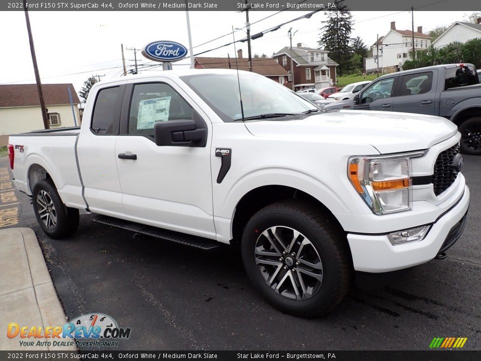 Front 3/4 View of 2022 Ford F150 STX SuperCab 4x4 Photo #8