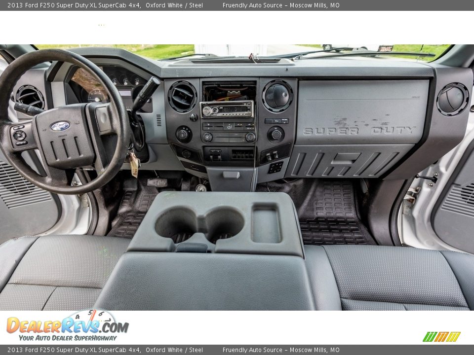 2013 Ford F250 Super Duty XL SuperCab 4x4 Oxford White / Steel Photo #4