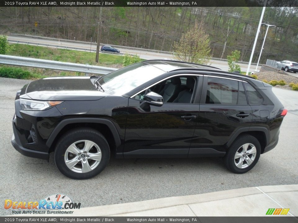 2019 Toyota RAV4 XLE AWD Midnight Black Metallic / Black Photo #14