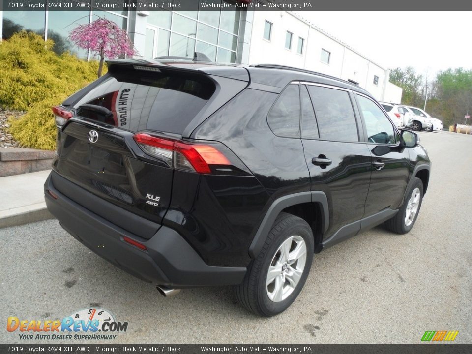 2019 Toyota RAV4 XLE AWD Midnight Black Metallic / Black Photo #16