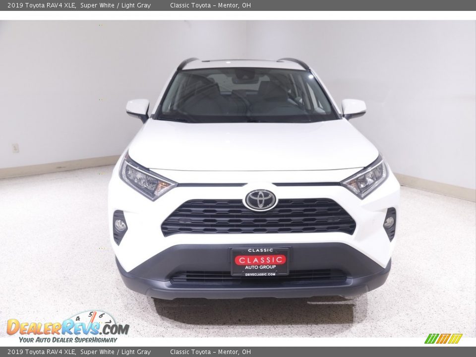 2019 Toyota RAV4 XLE Super White / Light Gray Photo #2