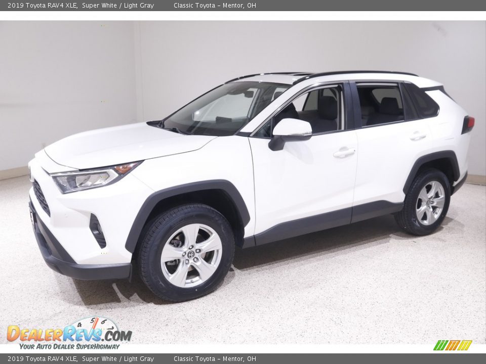 2019 Toyota RAV4 XLE Super White / Light Gray Photo #3