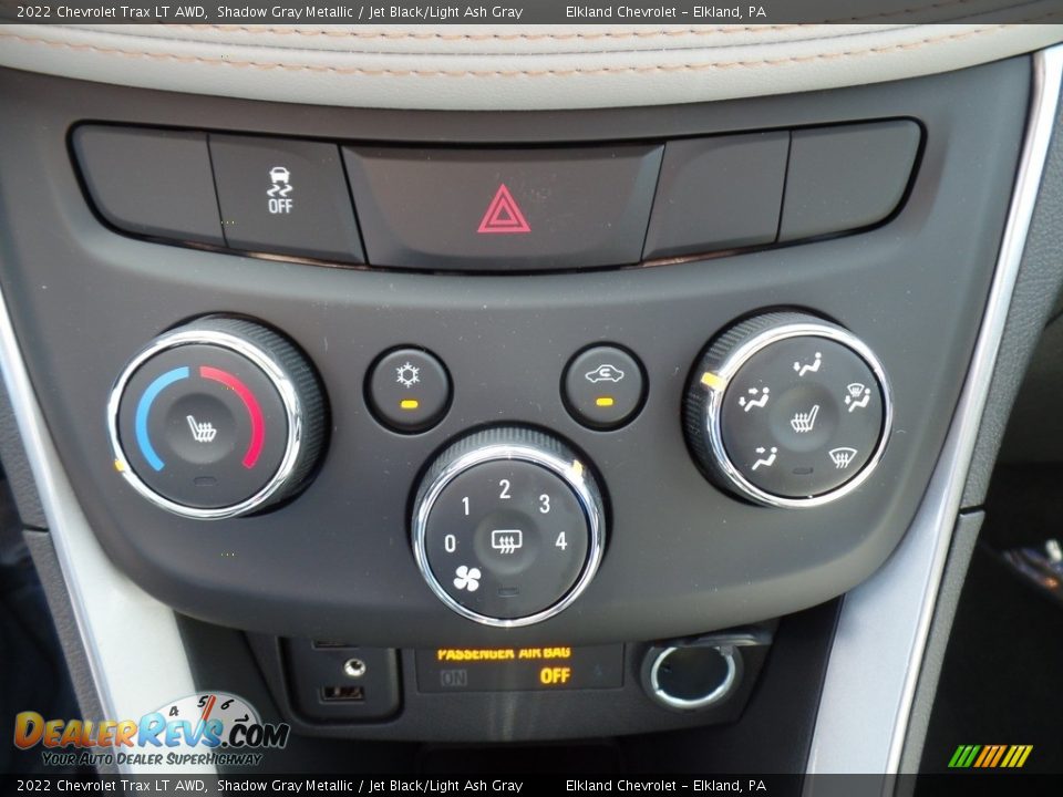 Controls of 2022 Chevrolet Trax LT AWD Photo #27