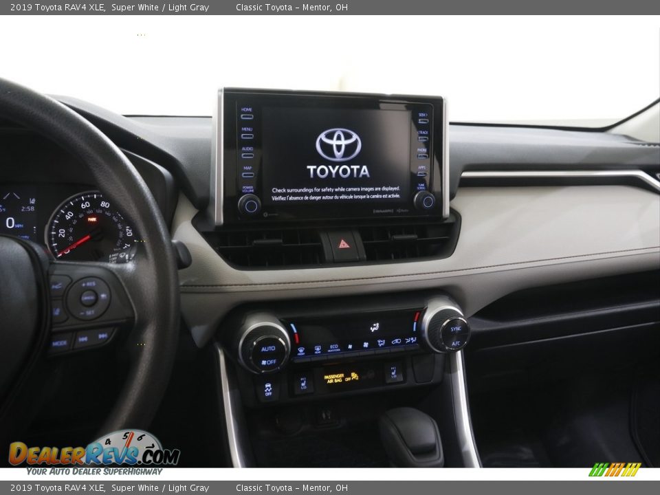 2019 Toyota RAV4 XLE Super White / Light Gray Photo #9