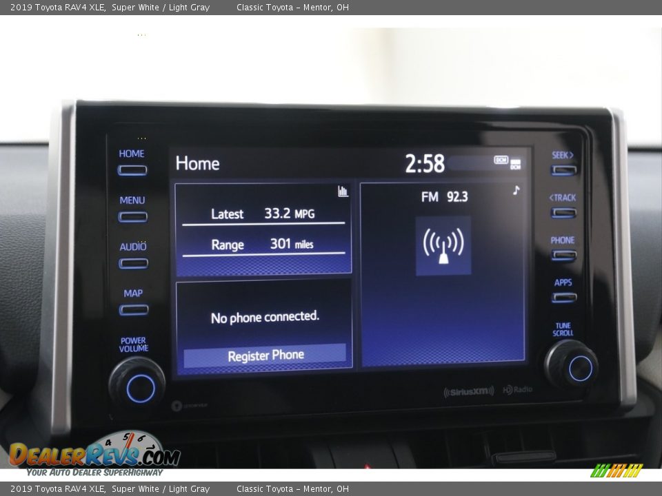 2019 Toyota RAV4 XLE Super White / Light Gray Photo #10