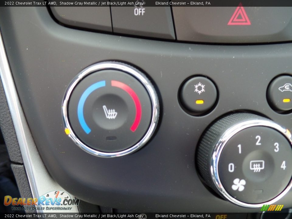 Controls of 2022 Chevrolet Trax LT AWD Photo #28