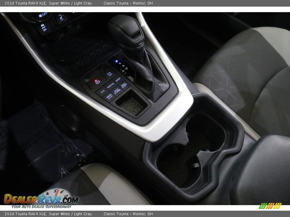 2019 Toyota RAV4 XLE Super White / Light Gray Photo #13