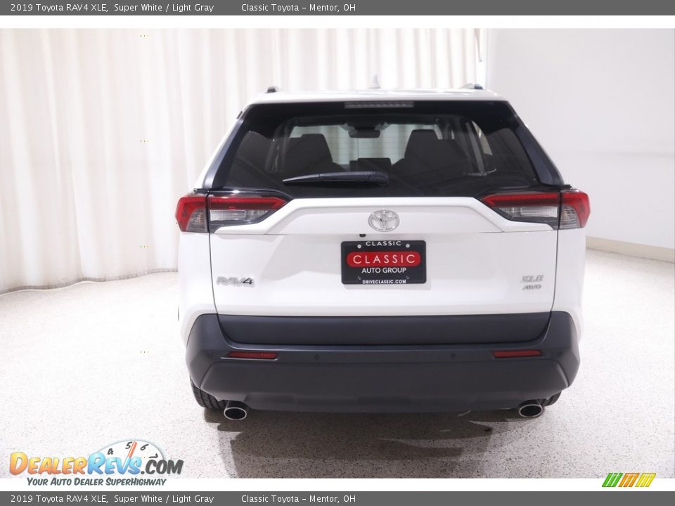 2019 Toyota RAV4 XLE Super White / Light Gray Photo #18